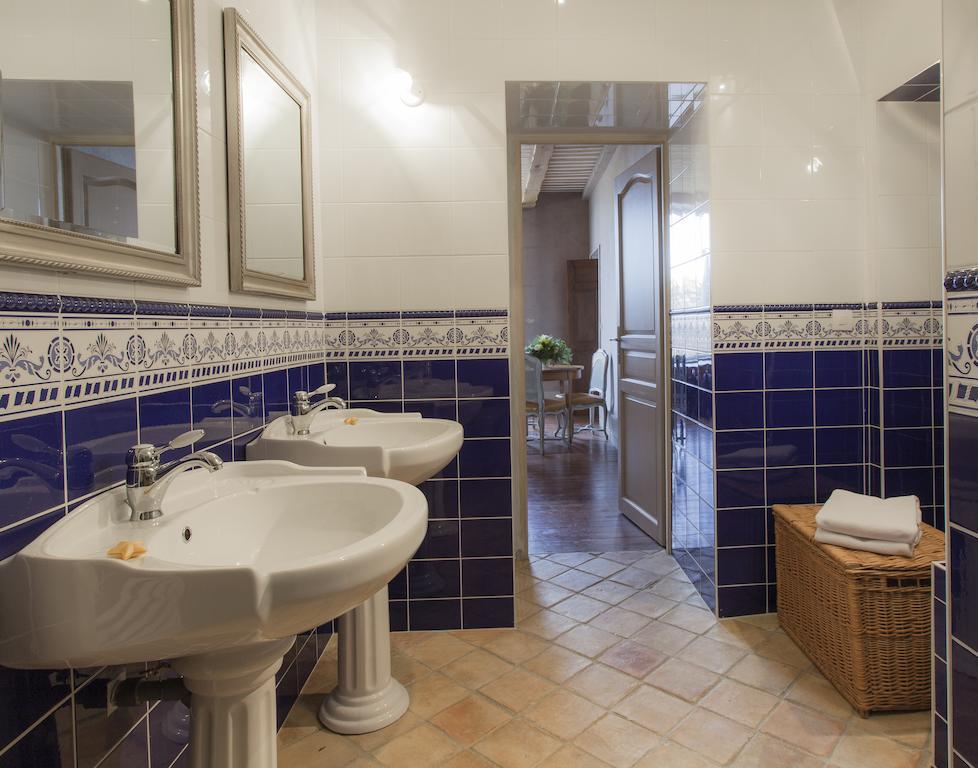 Hotel Cote Cour Chambres D'Hotes Bourg-Saint-Andéol Δωμάτιο φωτογραφία